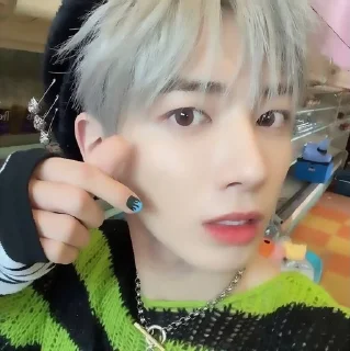 Sticker from kang taehyun @qwinkiixx