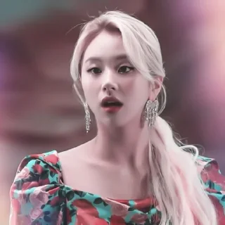 👚 emoji #chaeyoung meme «👚 by @lumicore_present Telegram sticker 5 of 64