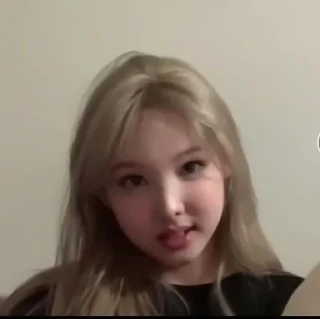 ✨ emoji Nayeon ✨ @mariubasjiuk @pkswq Telegram sticker 9 of 36