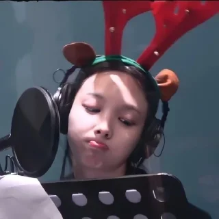 ✨ emoji Nayeon ✨ @mariubasjiuk @pkswq Telegram sticker 16 of 36