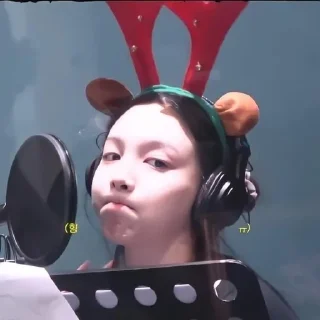 ✨ emoji Nayeon ✨ @mariubasjiuk @pkswq Telegram sticker 17 of 36