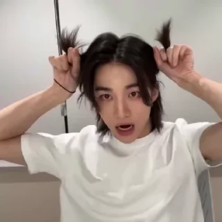 👻 emoji hyunjin by @liy_yi Telegram sticker 17 of 30