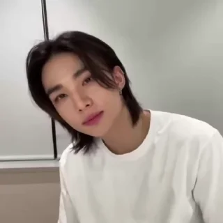👻 emoji hyunjin by @liy_yi Telegram sticker 16 of 30