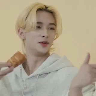 Sticker from ★ hyunjin |@skzstickersss