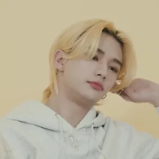 Sticker from ★ hyunjin |@skzstickersss