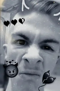 Sticker from Какую эмоцию юзануть?😣💔