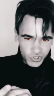 Sticker from Какую эмоцию юзануть?😣💔