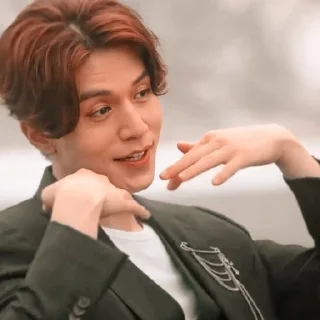 Ли Ён🥵 sticker 1