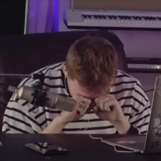 Sticker from даня кашин паридурочек @cresynn