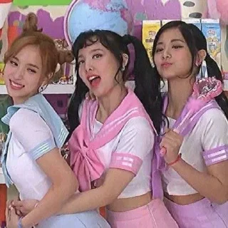 Sticker from Cute twice!🎀