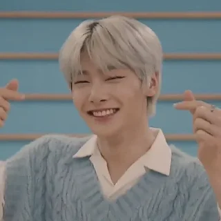 Sticker from maknae on top by @walefqq