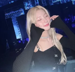 Sticker from Miyeon😉💢