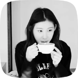 Sticker from Chaeryeong @MIXXQP : @fStikBot