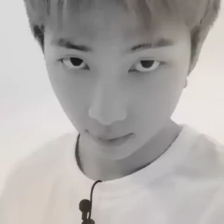 Sticker from ‹る namjoon ᨦ🗯 @martinasuuu