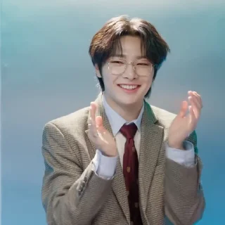 🐈‍⬛ emoji JEONGIN by @H7LPSKZ Telegram sticker 1 of 30