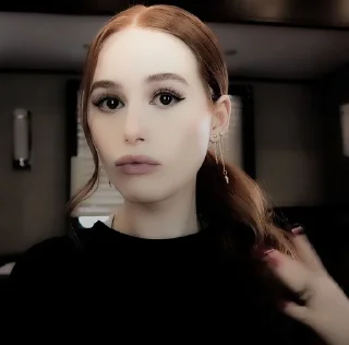 Sticker from Мэделин Петш от редблум.