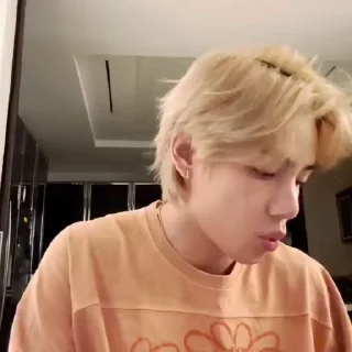 Sticker from – taehyung @M1YST0CK