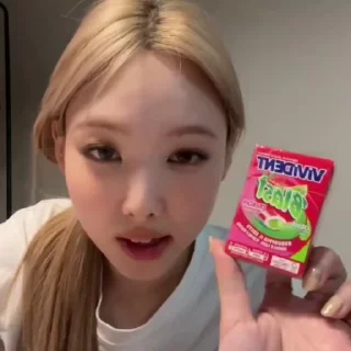 Sticker from nayeon by: @DOLLYGIRL