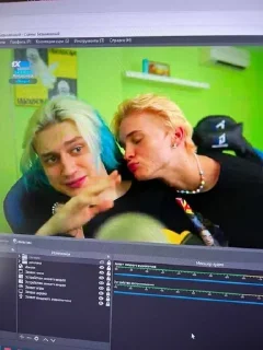 😘 emoji Муж объелся груш Telegram sticker 16 of 27