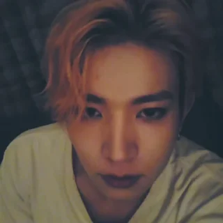 🥮 emoji by @heeonlook by @offstikbot Telegram sticker 15 of 101
