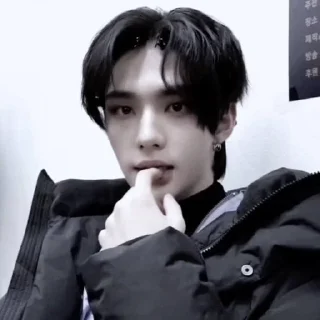 🎧 emoji Hyunjin "🎧"
fr @milkystikers Telegram sticker 10 of 50