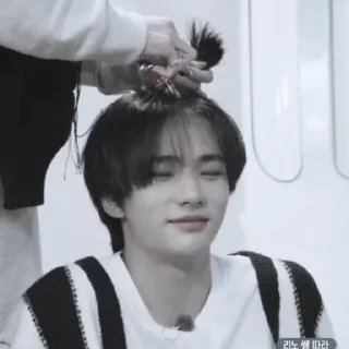 🎧 emoji Hyunjin "🎧"
fr @milkystikers Telegram sticker 12 of 50