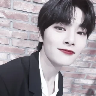 🍞 emoji jeongin by @rekkerr Telegram sticker 1 of 15