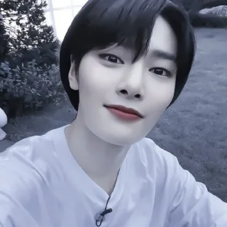 🍞 emoji jeongin by @rekkerr Telegram sticker 11 of 15