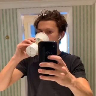 🤳 emoji Tom Holland is my husband, avengek Telegram sticker 11 of 120
