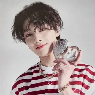 Sticker from jeongin♡ from @stray_kids_hel_p