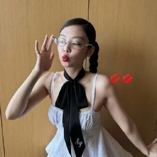 Sticker from ੭ৎ jennie @s1ncer0