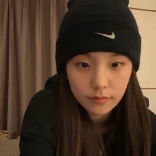 😡 emoji yeji live & @arestel1w by @offstikbot Telegram sticker 7 of 45