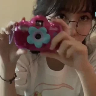 Sticker from MOMO from K-POP PLANET