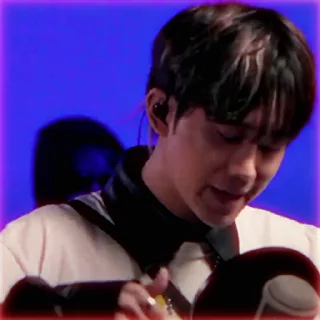 Sticker from (🌊) ahn byeong woong > @vsisuelkhh