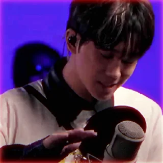 Sticker from (🌊) ahn byeong woong > @vsisuelkhh