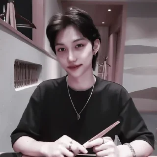 Sticker from hyunlix ❤️‍🩹