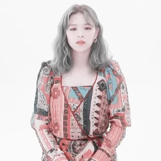 Sticker from #𝐈𝐧𝐓𝐡𝐞𝐒𝐡𝐨𝐰𝐓𝐨𝐝𝐚𝐲: jeongyeon ;: by @paradismaudit