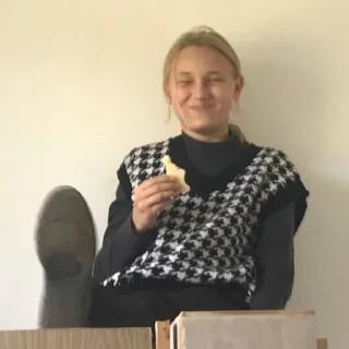 🍒 emoji виолетта лох Telegram sticker 21 of 37