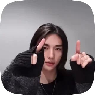 Sticker from ༢⋆🌂. .HyunJin @stickersFY