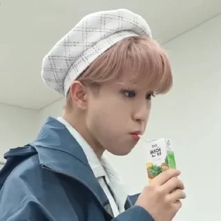 🧃 emoji бродячийребенок Telegram sticker 23 of 120