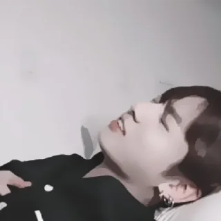 🫂 emoji - 𝗏𝗄𝗈𝗈𝗄 𝖻𝗒 @jiyoonami - @dragonshl Telegram sticker 6 of 45