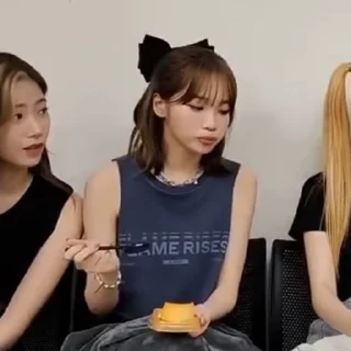 Sticker from chaewon ☆ @xvanessq