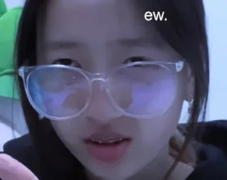 🥴 emoji hey sisters @lovely_skz Telegram sticker 9 of 38