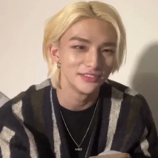 🪨 emoji :: ¡hyunjin! Telegram sticker 8 of 50