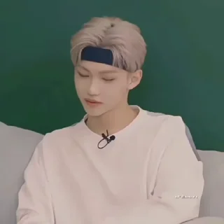 😏 emoji Stray Kids — @stckrRobot Telegram sticker 20 of 27