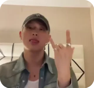 🤟 emoji смешняфка от сопельки [@vsqwxv Telegram sticker 2 of 50