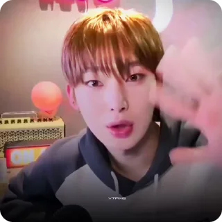 Sticker from 🍬’SUNOO