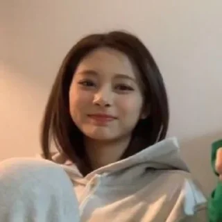 Sticker from ((🦊)) #tzuyu : @h0pehelp