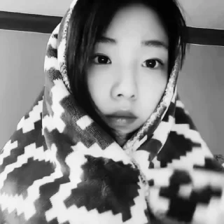 Sticker from Bw Yeojin @loonahellp