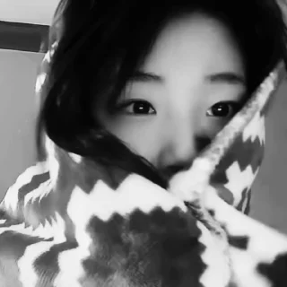 Sticker from Bw Yeojin @loonahellp